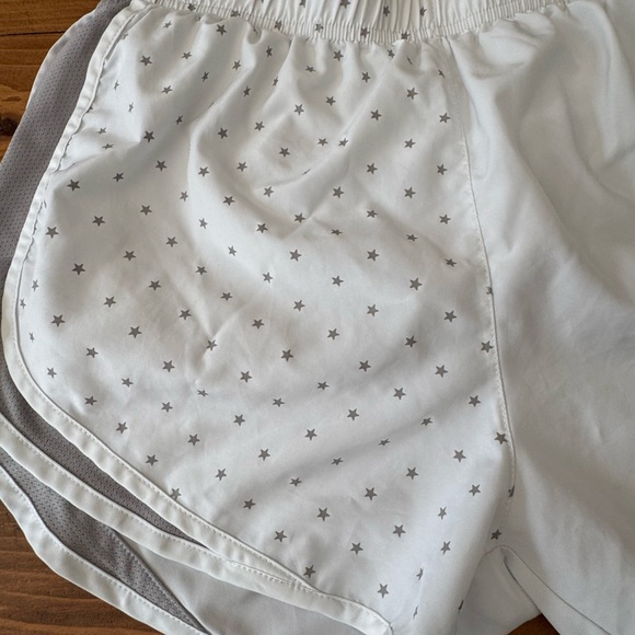 Nike Kids White and Gray Starry Shorts - Picture 3 of 10